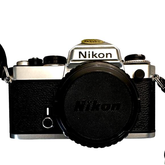 Nikon FM 35mm SLR Film Camera with Nikon Series E 150mm 1.8 Lens - Picture 5 of 7